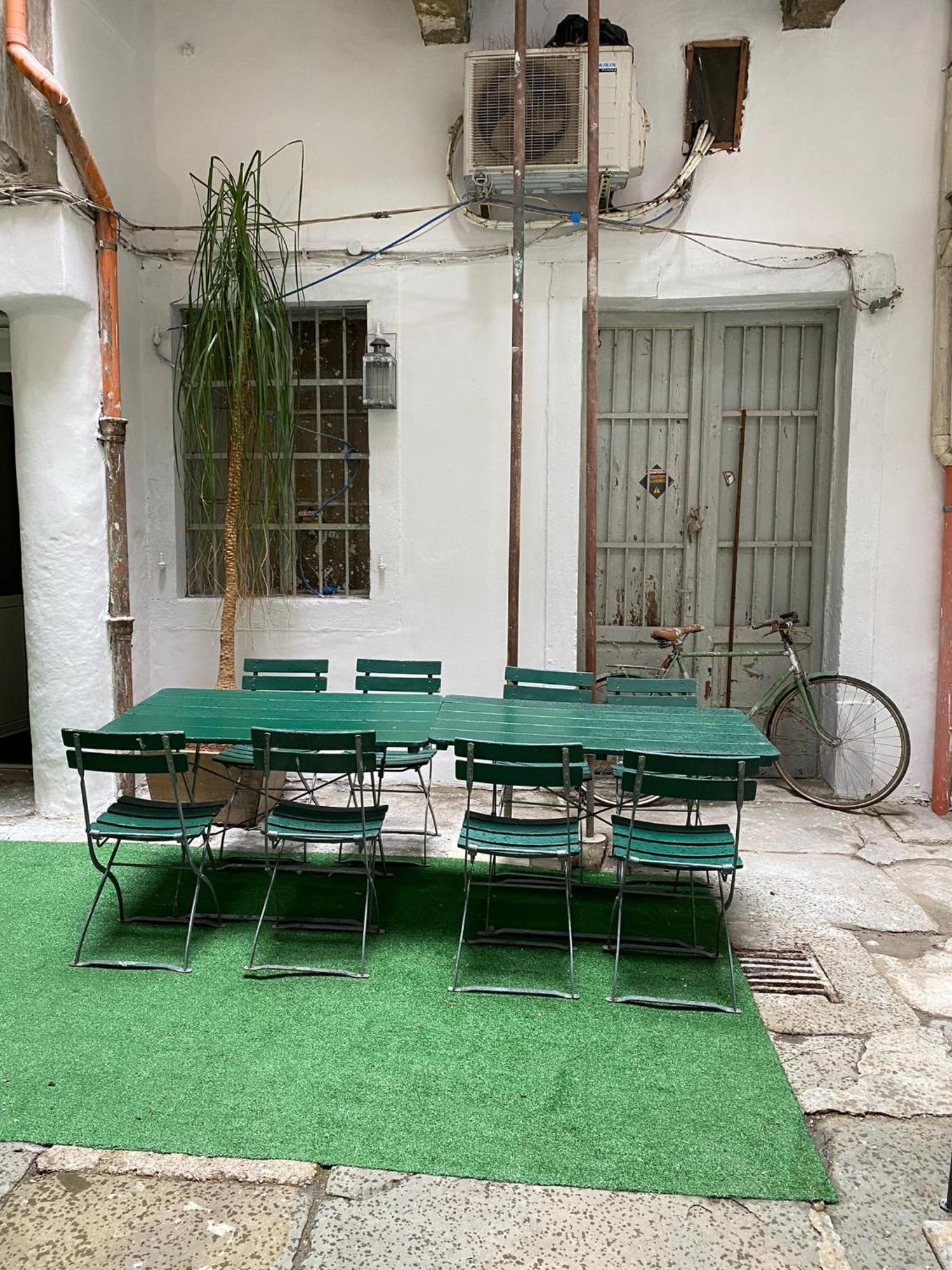 Apartment Urban Oasis