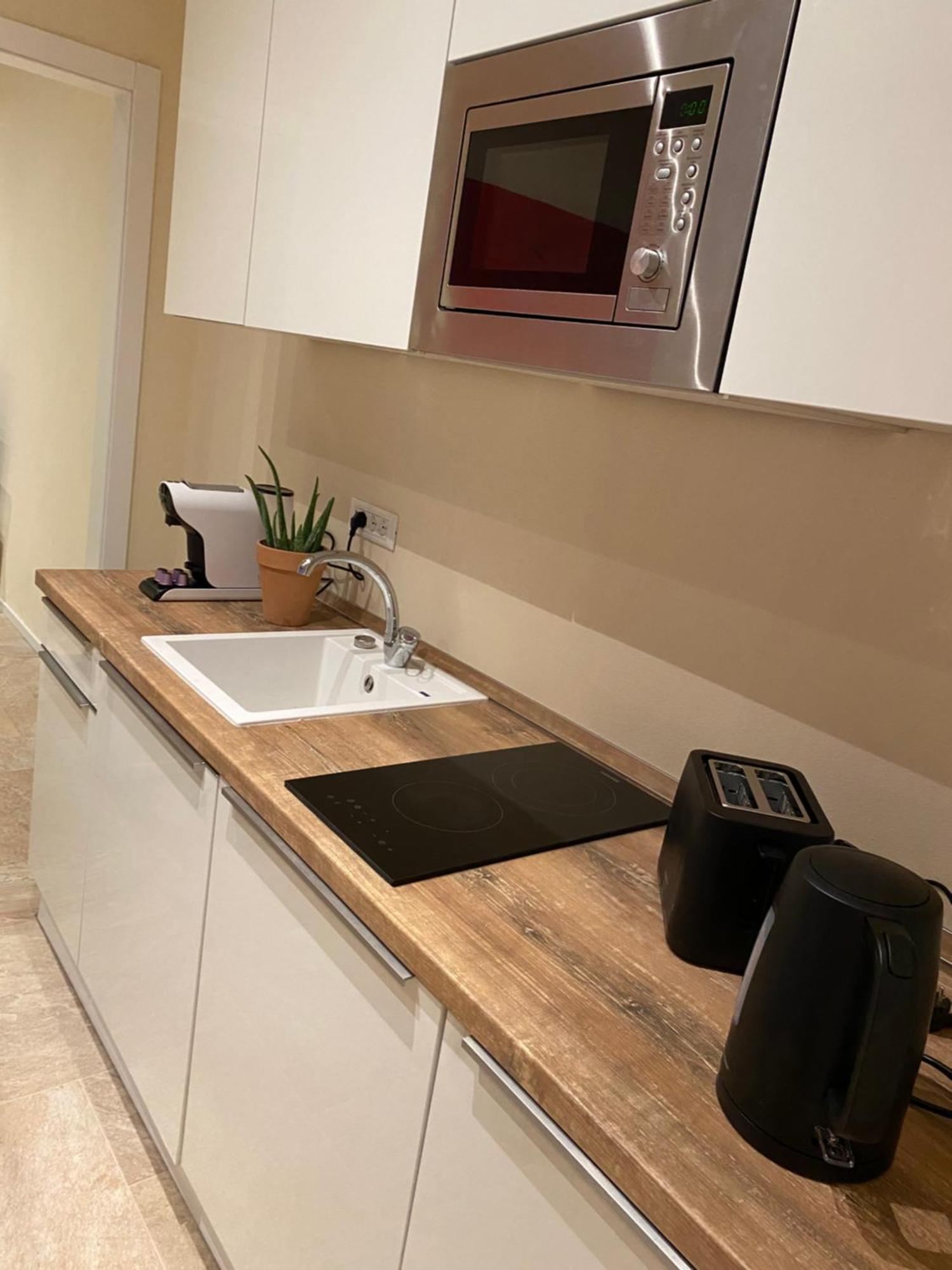 Urban Oasis, Home-triest Com Trieste